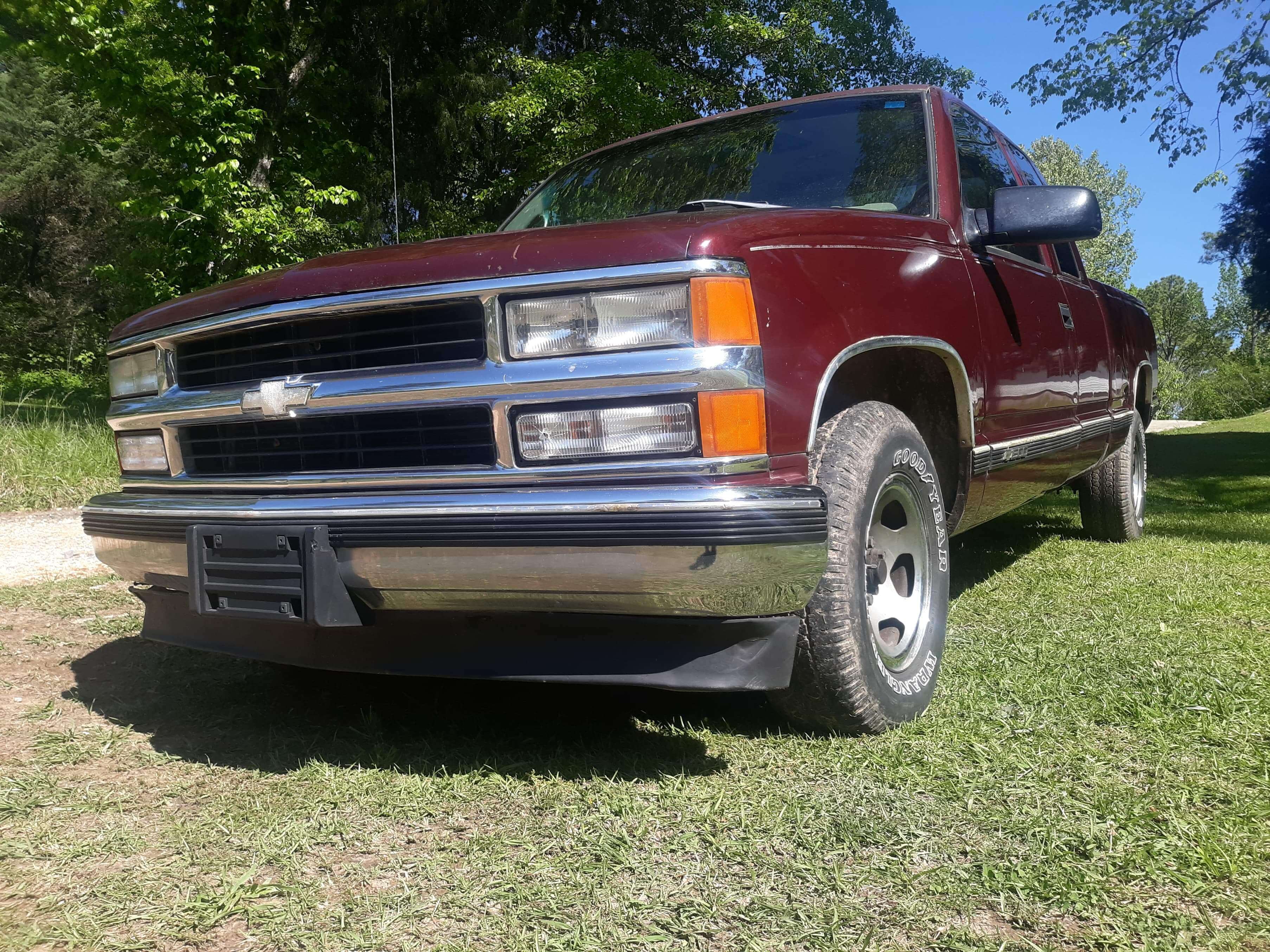 Justin's 1998 Chevrolet C1500 - Holley My Garage