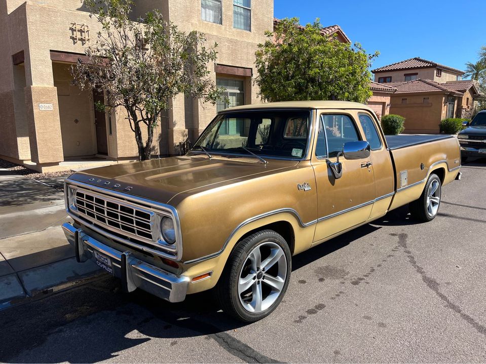 Ruben's 1975 Dodge D100 - Holley My Garage