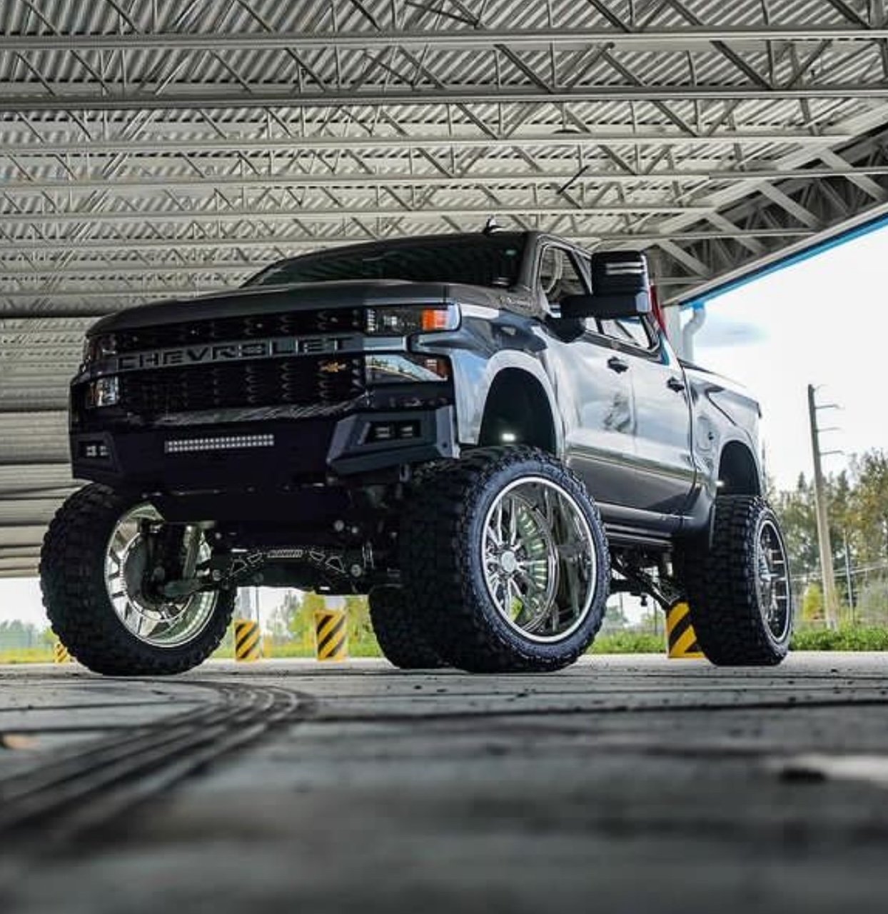 Ray's 2020 Chevrolet Silverado 1500 - Holley My Garage