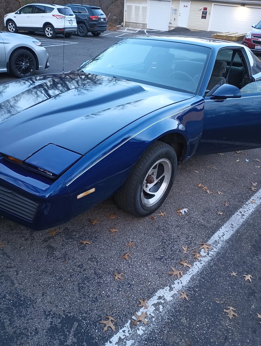 Chris's 1982 Pontiac Firebird - Holley My Garage