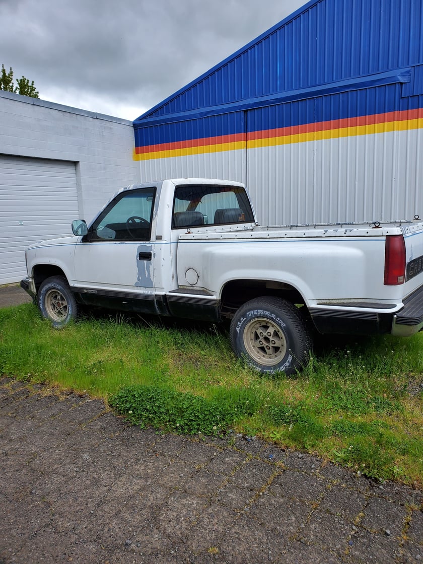 larry's 1988 Chevrolet C1500 - Holley My Garage