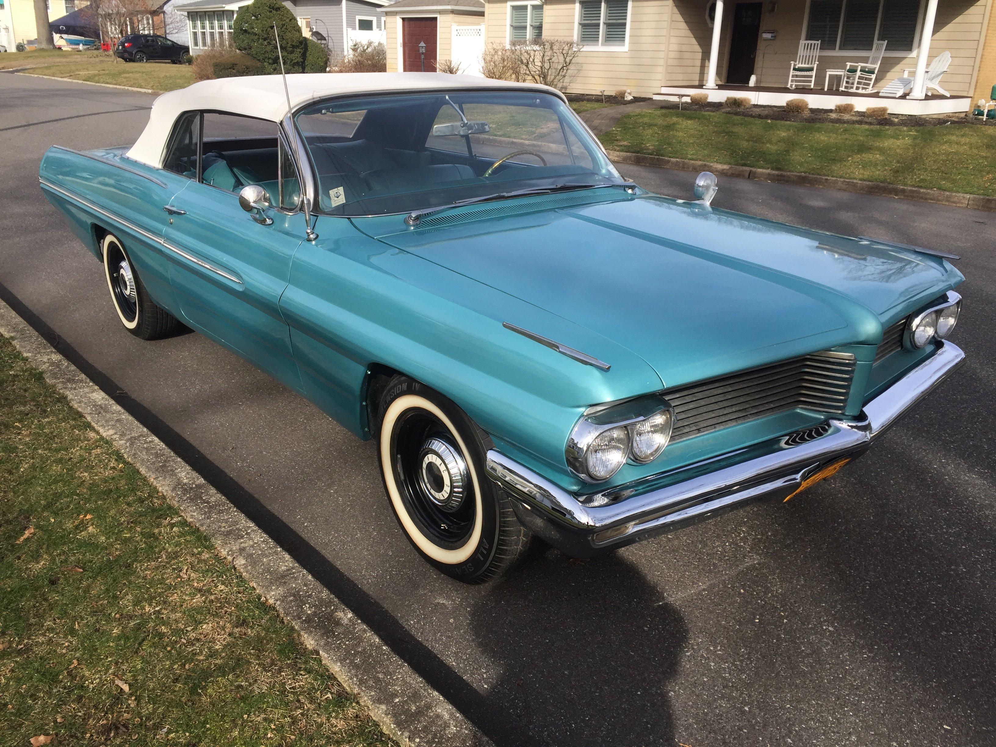 Jim's 1962 Pontiac Catalina - Holley My Garage