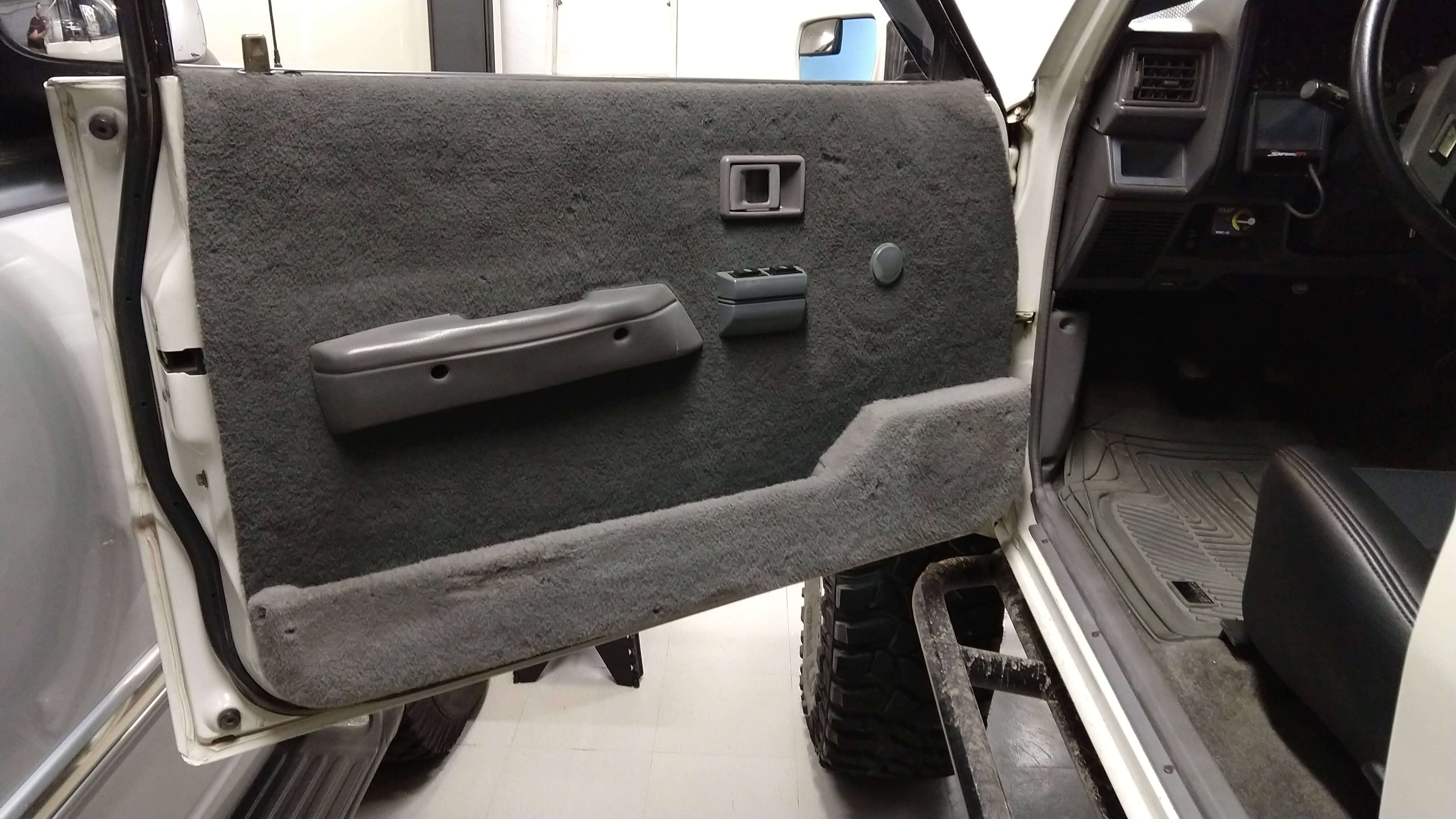 1994 toyota pickup store door panels