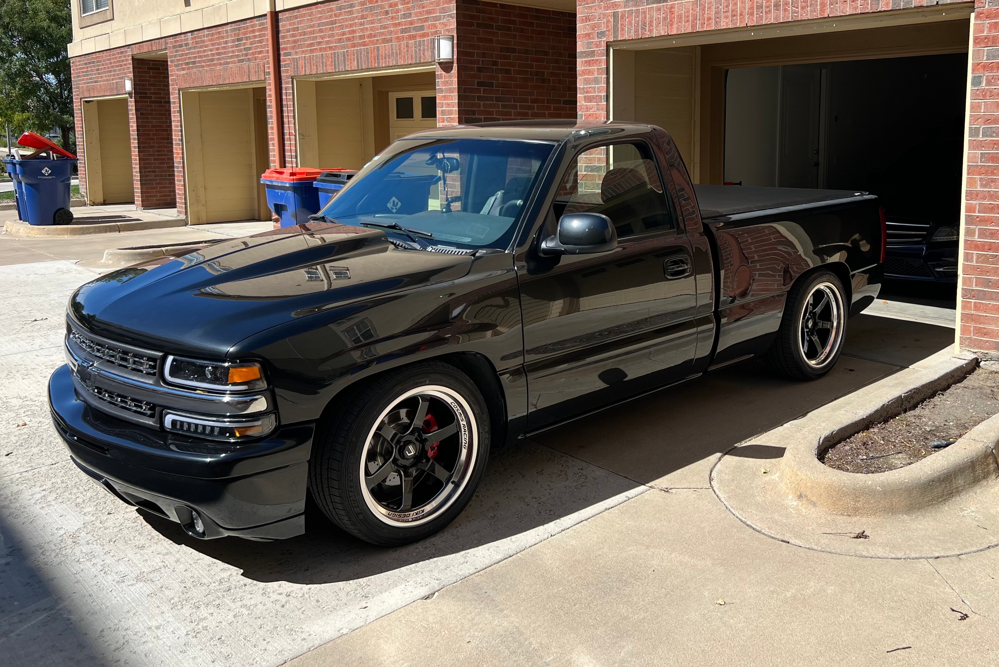 Dominique's 2000 Chevrolet Silverado 1500 - Holley My Garage