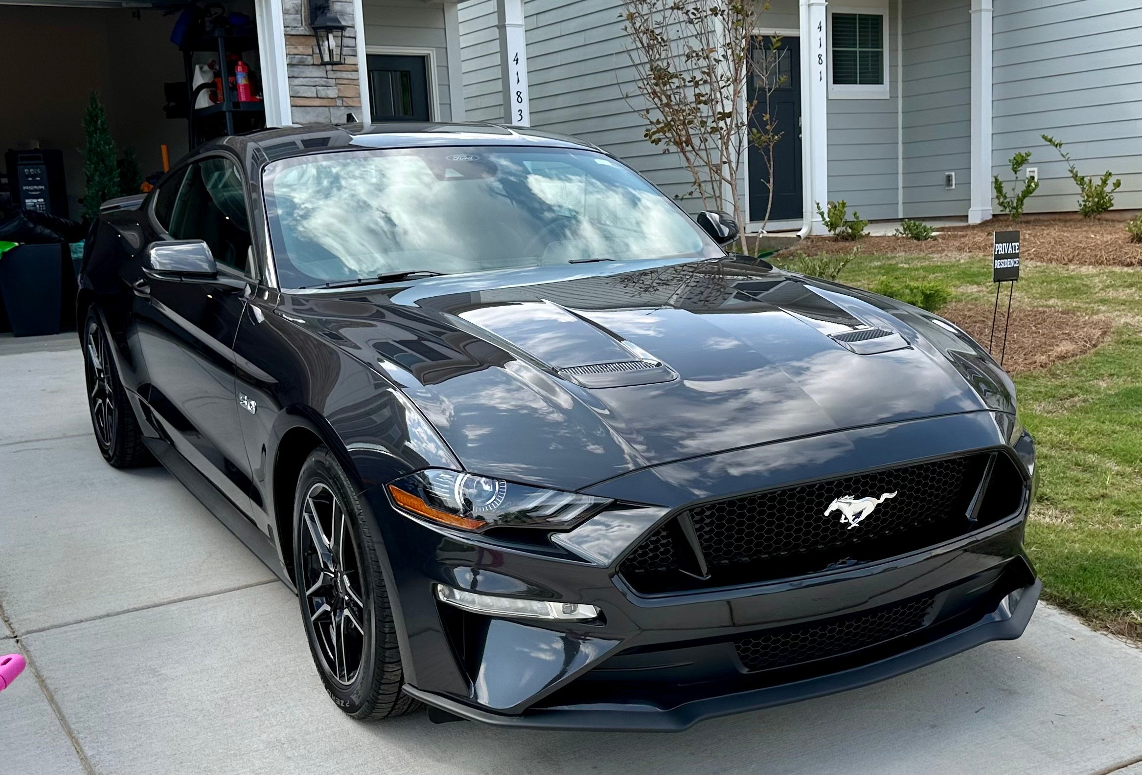 Omar's 2022 Ford Mustang - Holley My Garage